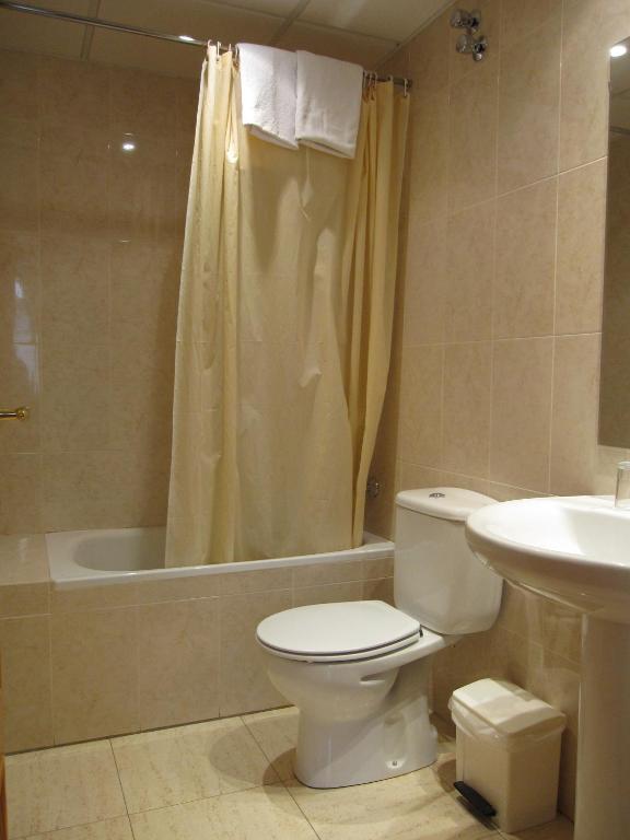 Fonda Agusti Hotel Esterri D'Aneu Bilik gambar